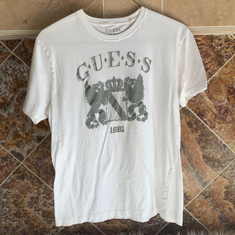 Guess White 1981 Graphic T-Shirt Men's Size. L